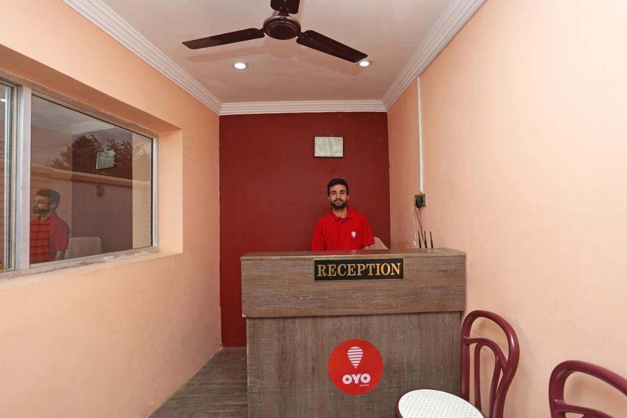 Oyo 4487 Al Azra Hotel Srinagar (Jammu and Kashmir)
