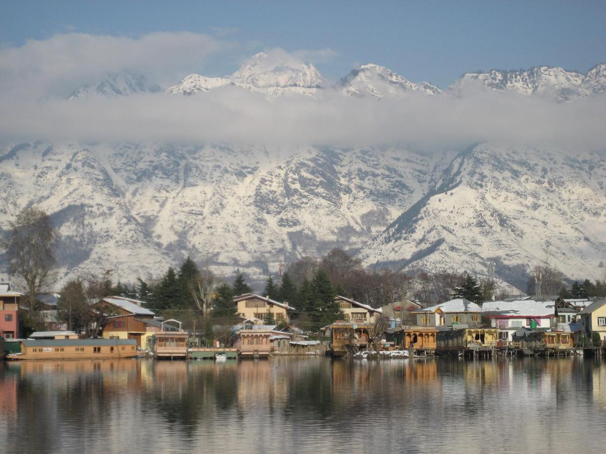 Wangnoo Heritage Houseboats Hotel 4*