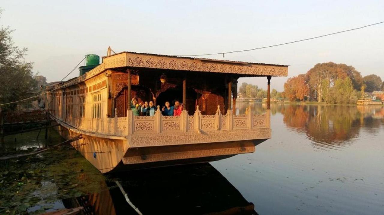 Wangnoo Heritage Houseboats Hotel 4*