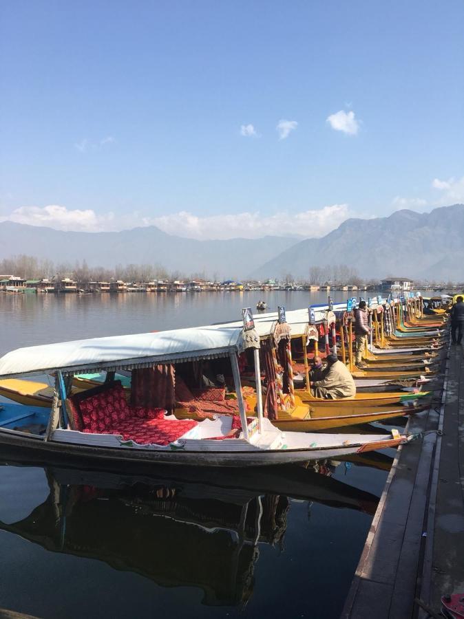 New Alexandra Houseboats 3*