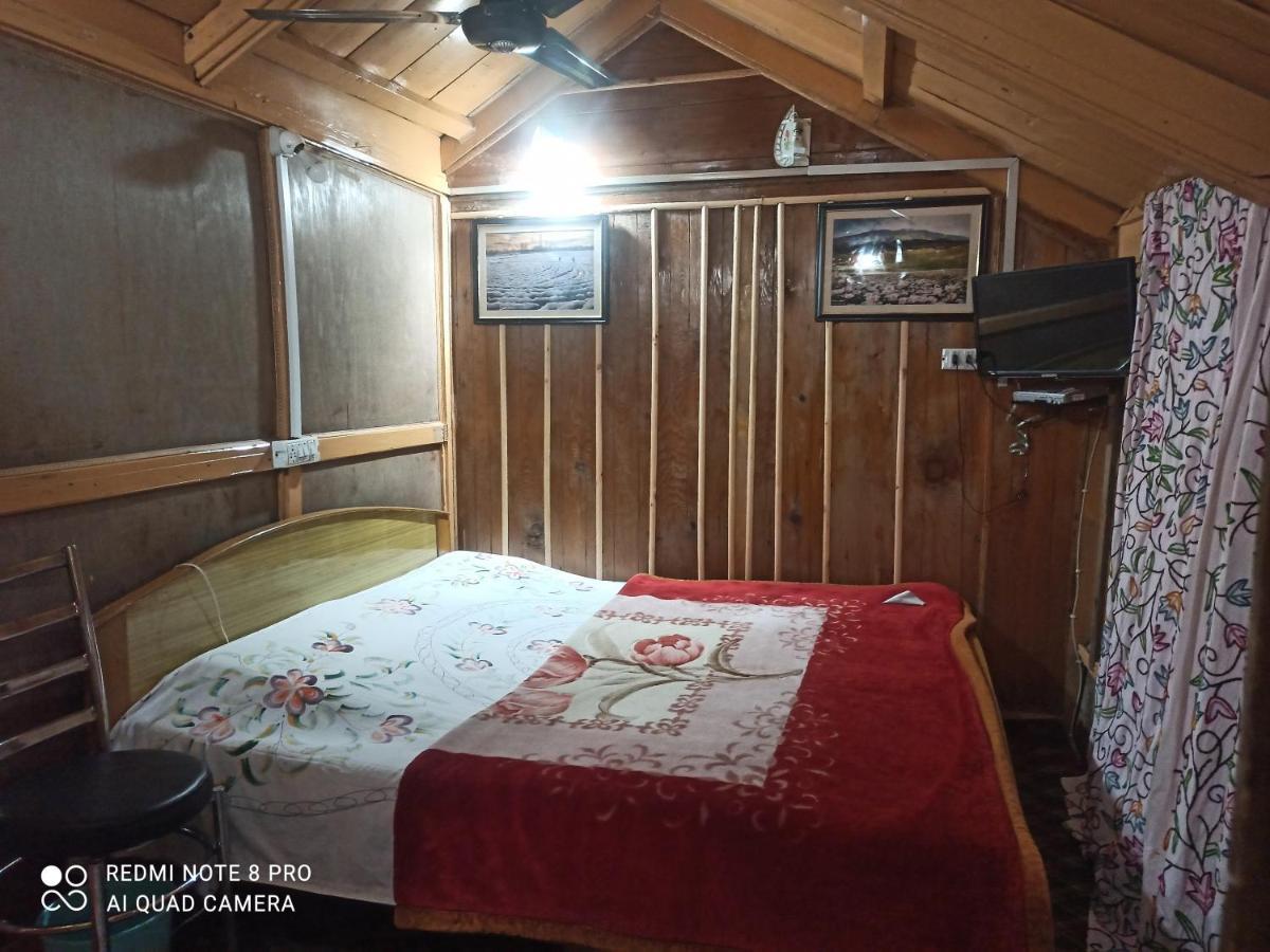 Matchless Houseboats Homestay Srinagar (Jammu and Kashmir)