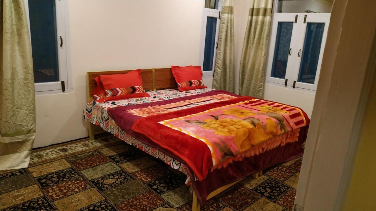Bed & Breakfast Urban Den Srinagar (Jammu and Kashmir)