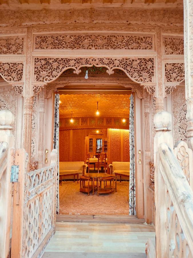 Kashmir Group Of Houseboats 4*