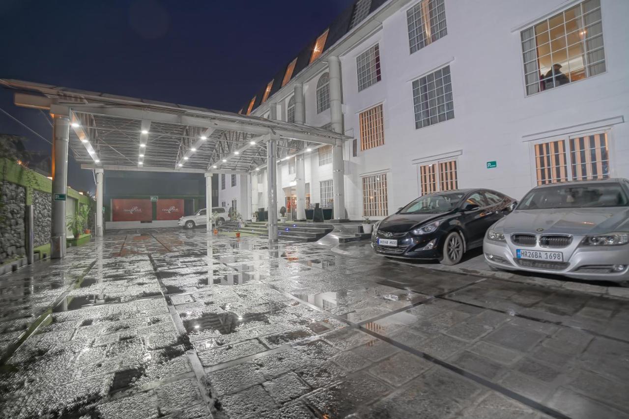 Rose Petal Hotel 4*