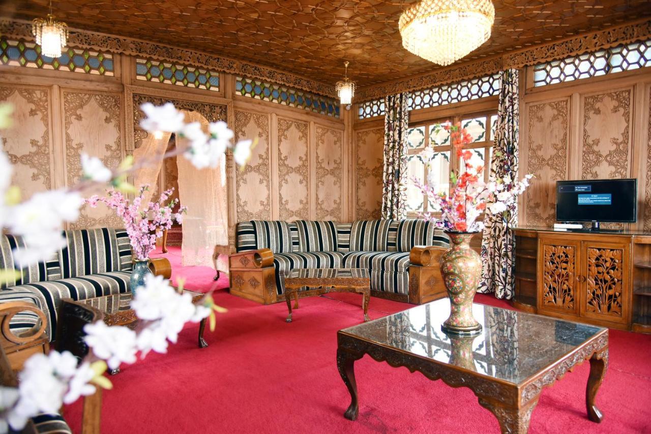Yadgaar Houseboats 3* Srinagar (Jammu and Kashmir)