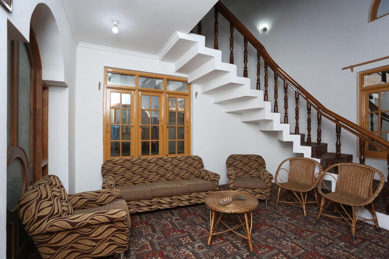 Oyo 4487 Al Azra 3* Srinagar (Jammu and Kashmir)