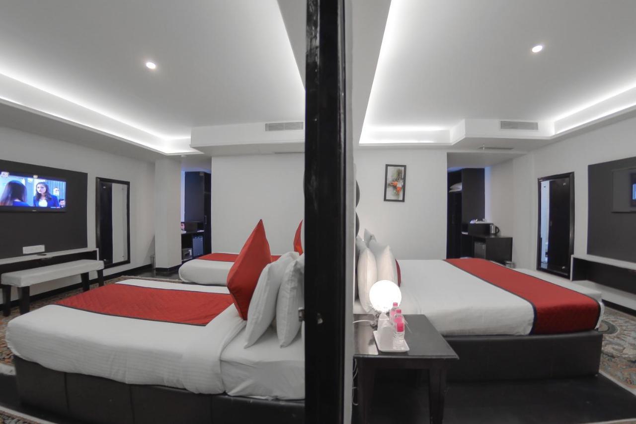 Hotel Rose Petal