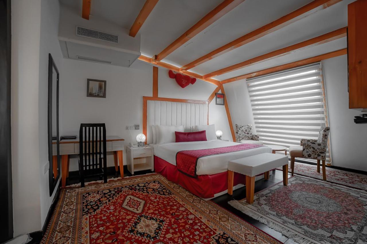 Rose Petal Hotel 4*