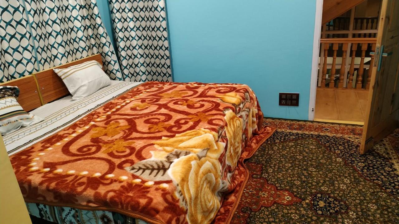 Bed & Breakfast Urban Den *