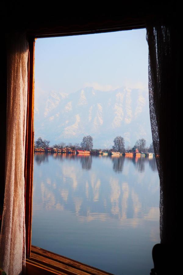 Wangnoo Heritage Houseboats 4* Srinagar (Jammu and Kashmir)