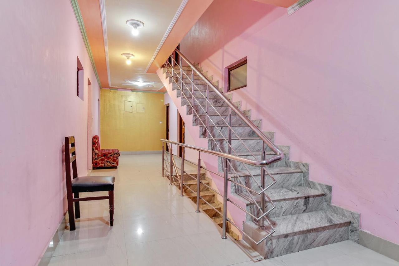 Oyo 77605 Young Muskan Palace Srinagar (Jammu and Kashmir)
