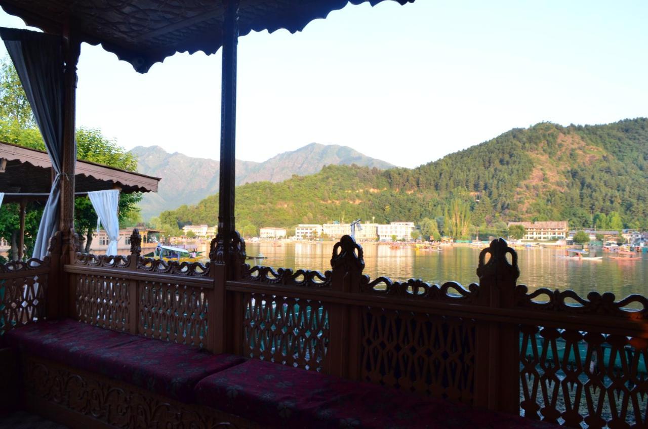 New Alexandra Houseboats 3* Srinagar (Jammu and Kashmir)