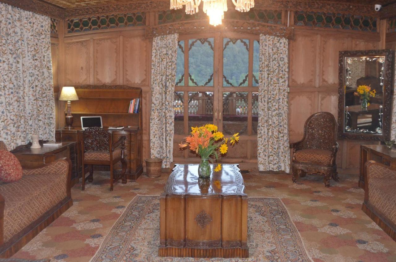 Hotel New Alexandra Houseboats Srinagar (Jammu and Kashmir)