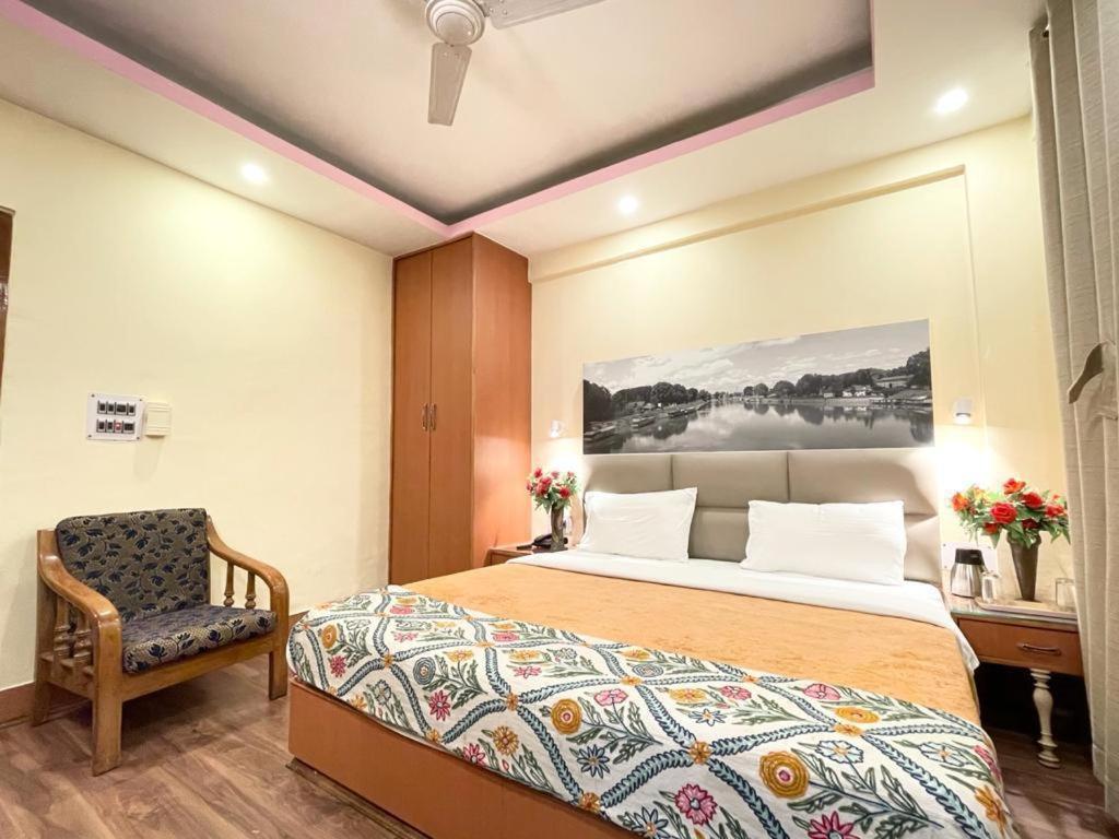 Hotel Centre Point Srinagar (Jammu and Kashmir)