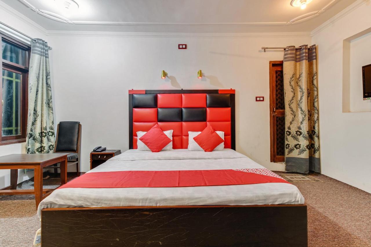 Oyo 77605 Young Muskan Palace Hotel Srinagar (Jammu and Kashmir)