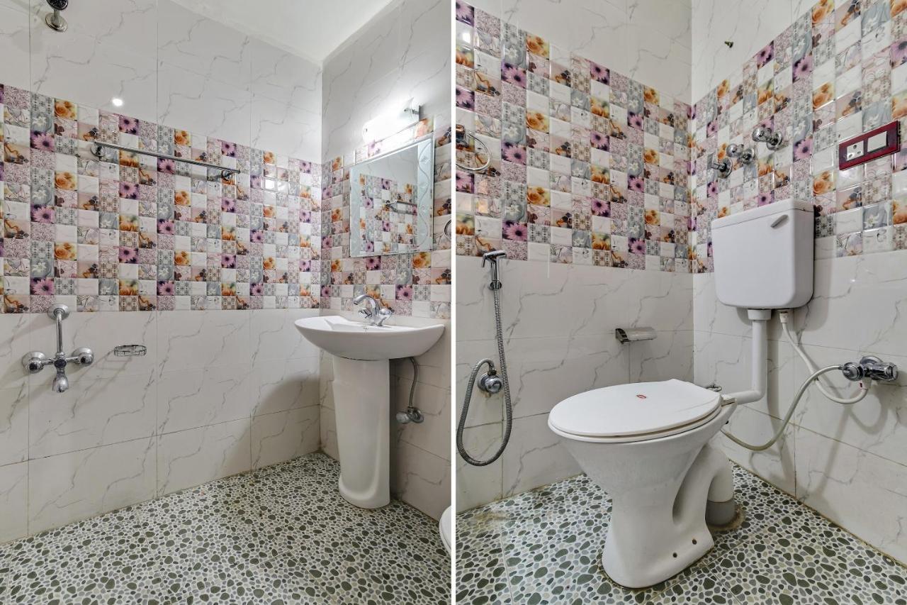 Hotel Oyo 77605 Young Muskan Palace 3*