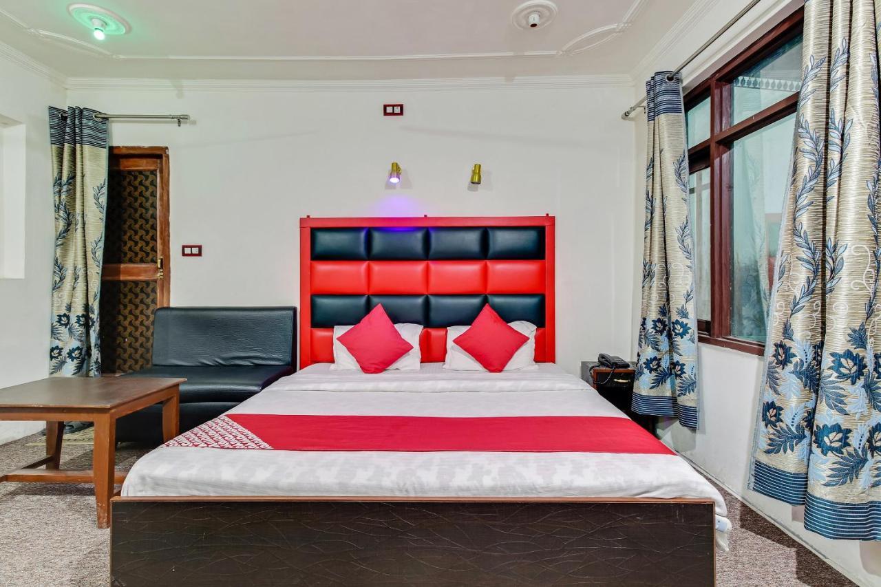 Oyo 77605 Young Muskan Palace Hotel Srinagar (Jammu and Kashmir)