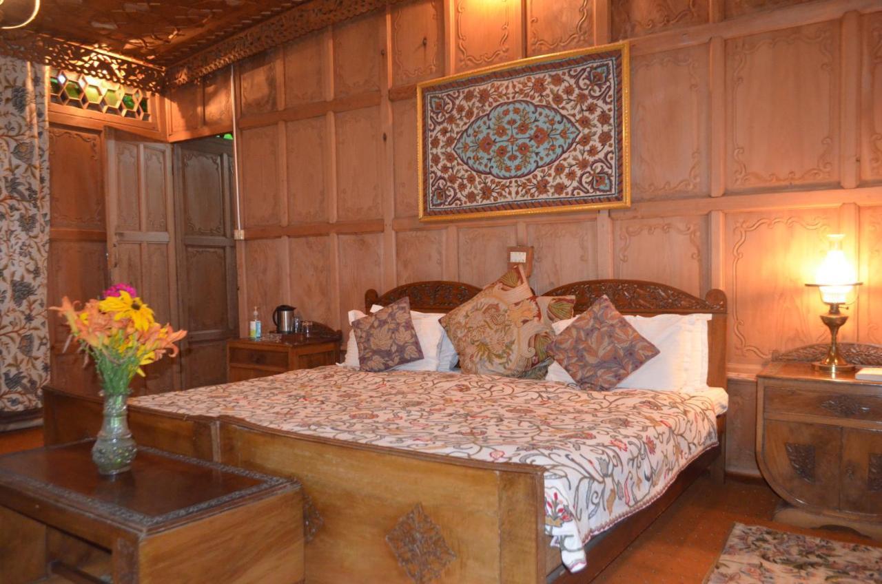Hotel New Alexandra Houseboats