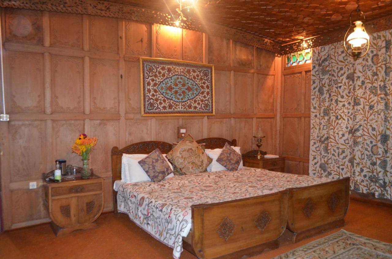New Alexandra Houseboats Hotel Srinagar (Jammu and Kashmir)