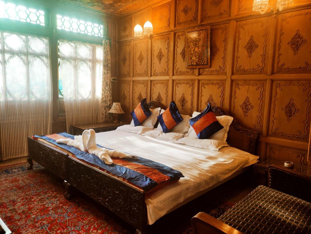 Hotel Heevan Houseboat