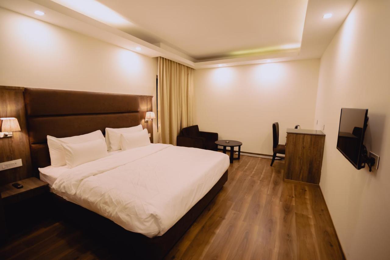Hotel The Azara 4*