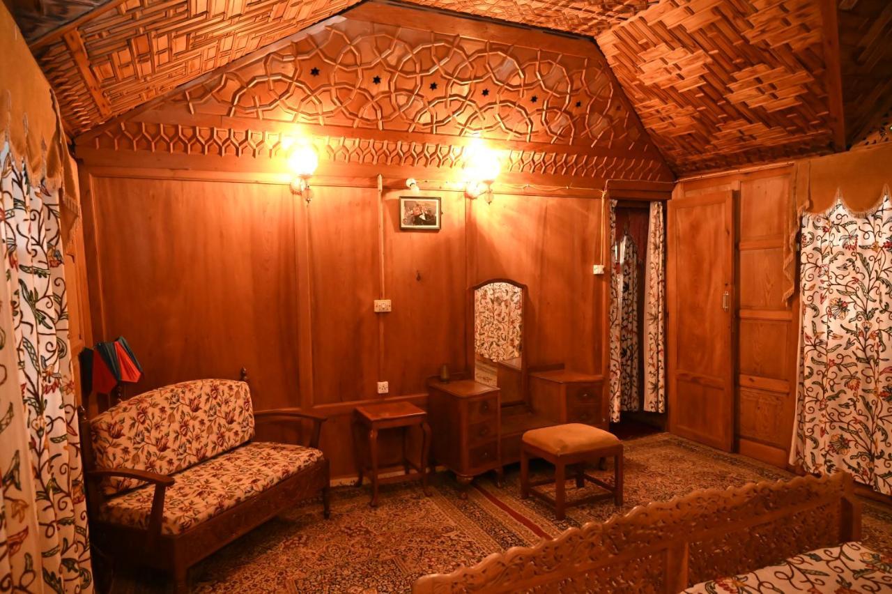 Kings Houseboats Inn Srinagar (Jammu and Kashmir)