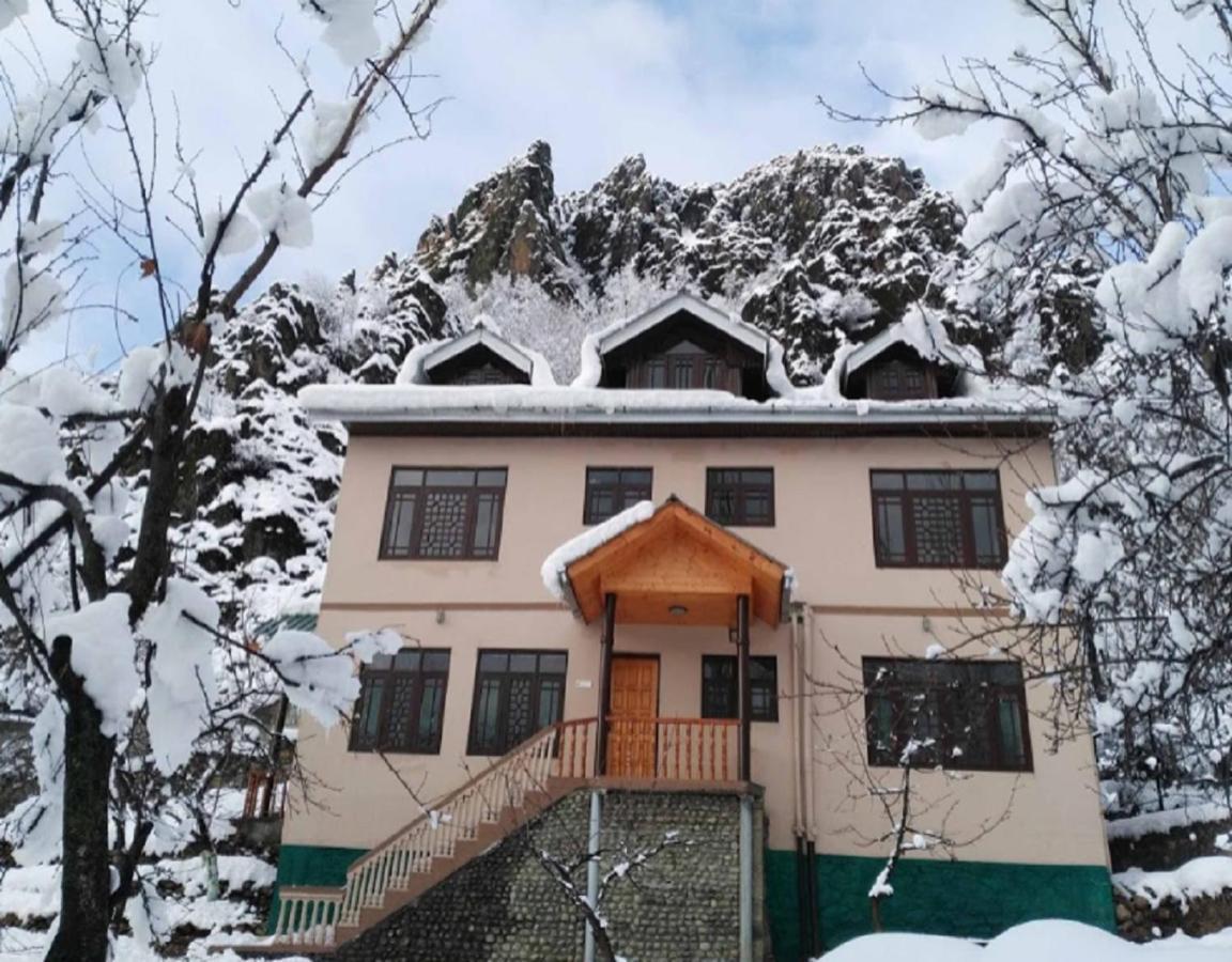 Cherrytree Homestay Srinagar (Jammu and Kashmir)