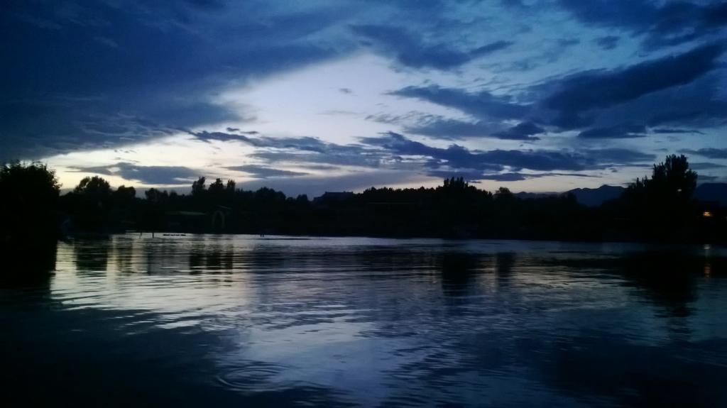 Island Srinagar (Jammu and Kashmir)
