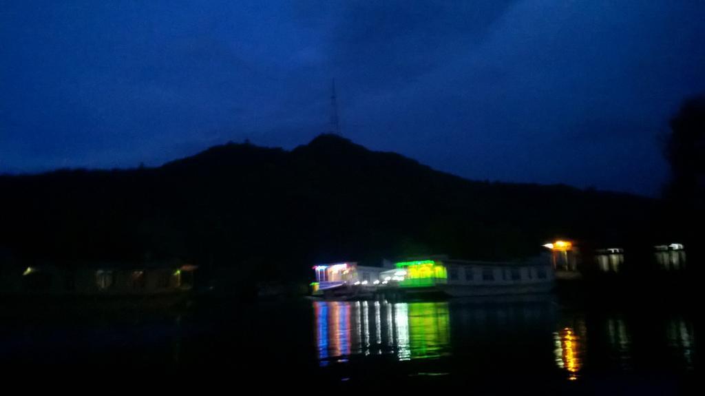Hotel Island *