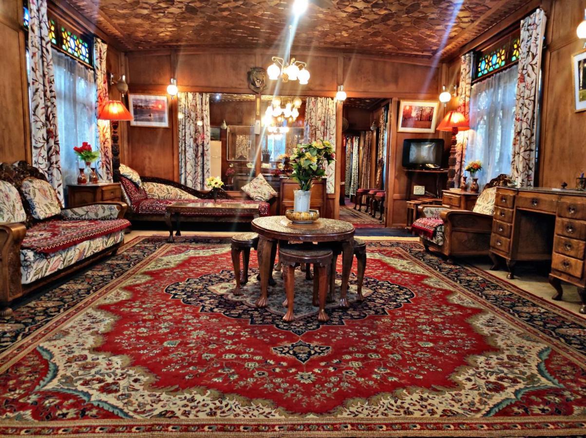 Houseboat Sheikh Palace Srinagar (Jammu and Kashmir)