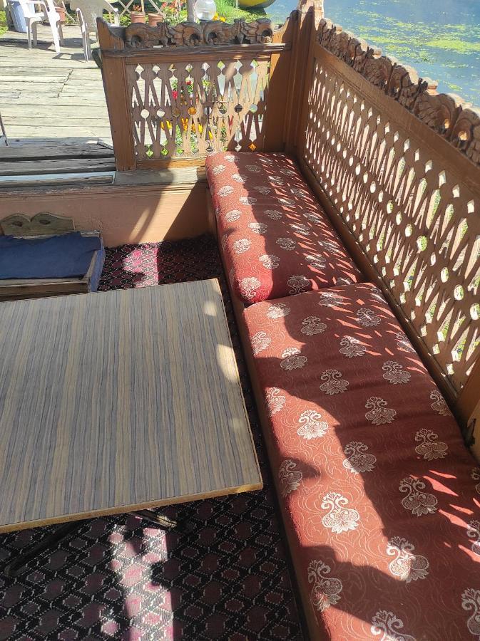 Houseboat Sheikh Palace Hotel Srinagar (Jammu and Kashmir)