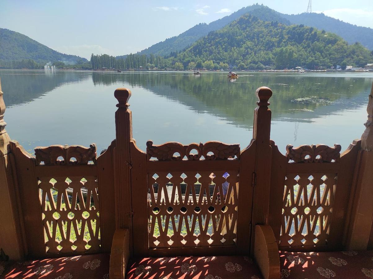 Hotel Houseboat Sheikh Palace 4*