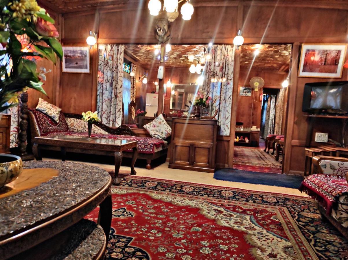 Hotel Houseboat Sheikh Palace 4*