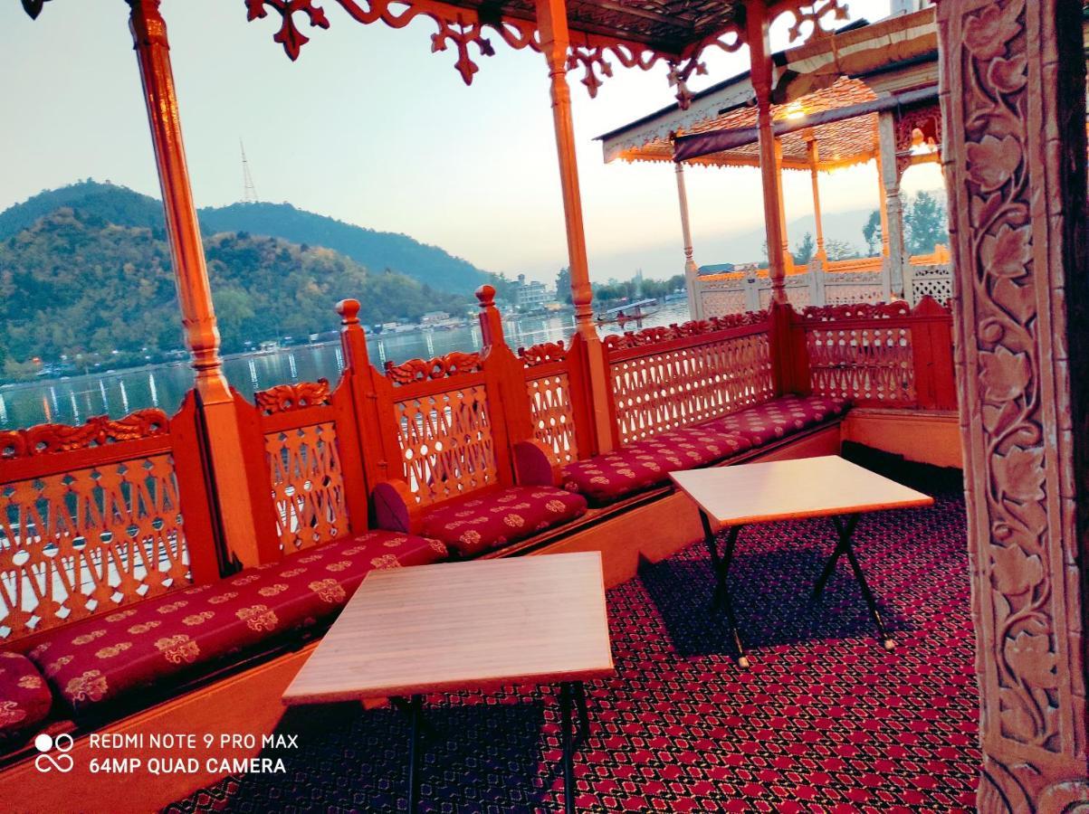 Hotel Houseboat Sheikh Palace Srinagar (Jammu and Kashmir)