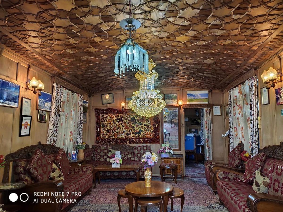 Botel Young Shahzada Group Of Houseboats Srinagar (Jammu and Kashmir)