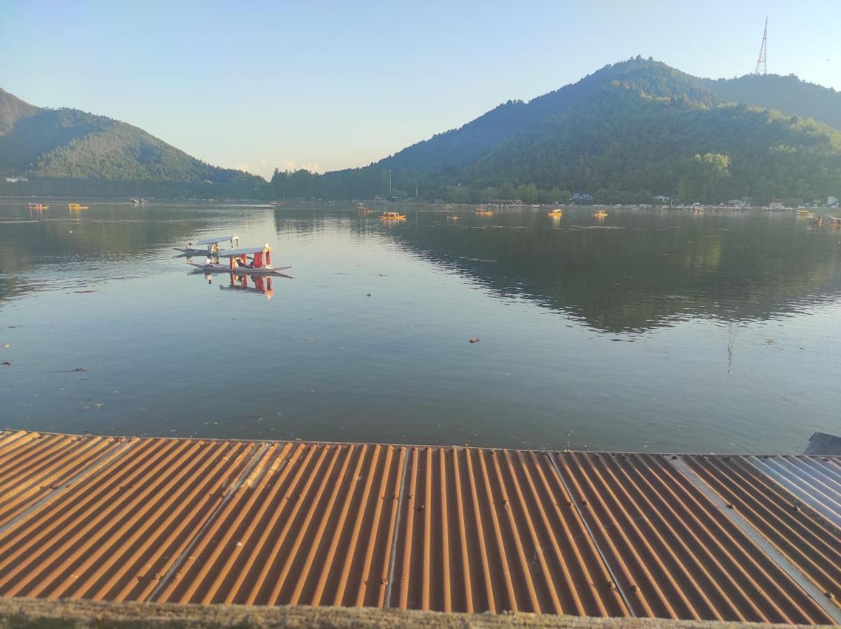 Houseboat Sheikh Palace 4* Srinagar (Jammu and Kashmir)
