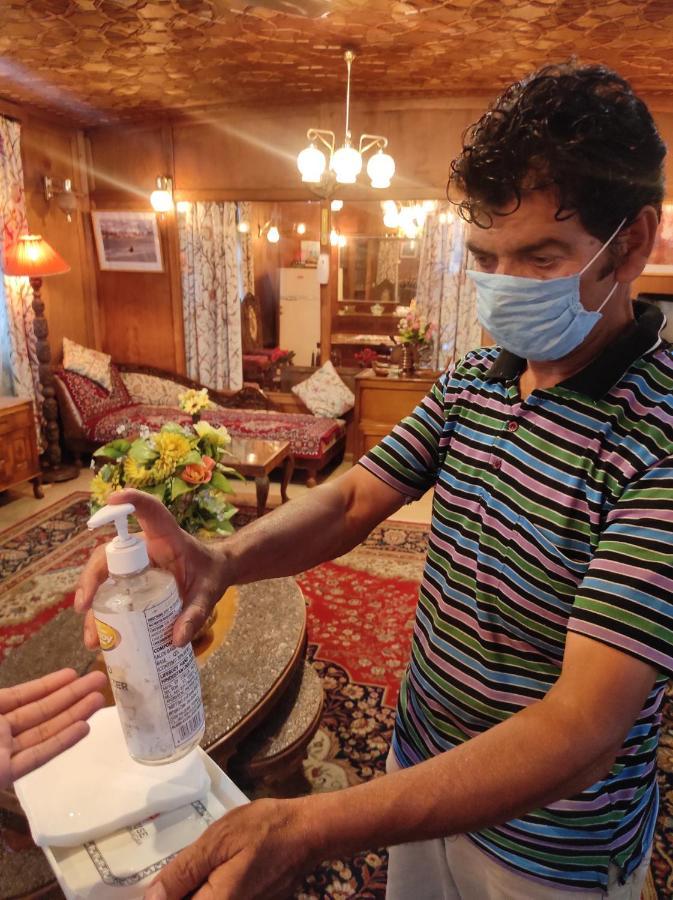 Houseboat Sheikh Palace Hotel