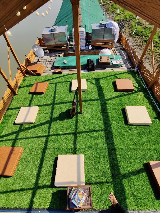 Botel The Shelter Group Of Houseboats & Tour Organiser