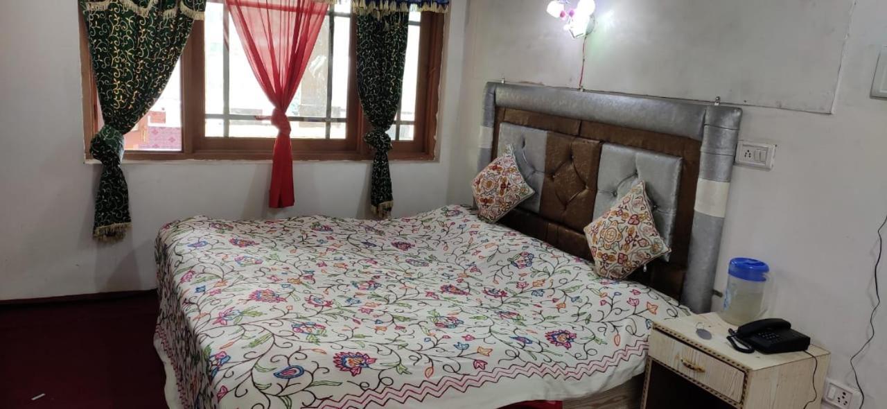 Homestay Shamus Javed *