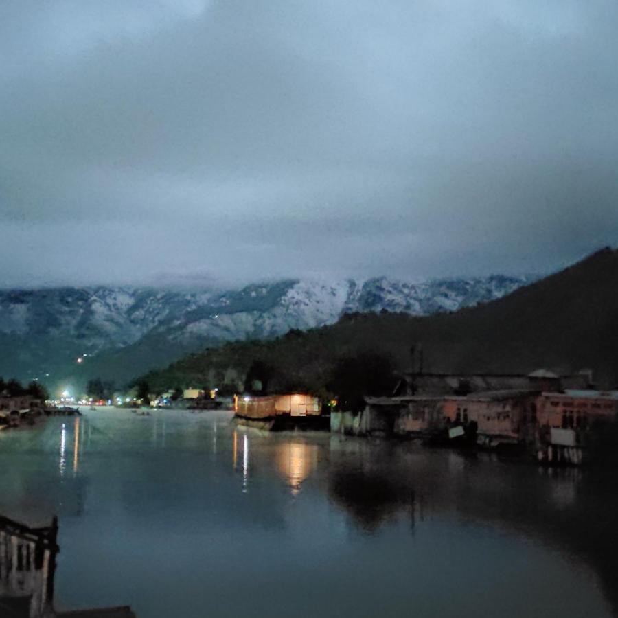 Snowgoose Group Of Houseboats 3* Srinagar (Jammu and Kashmir)