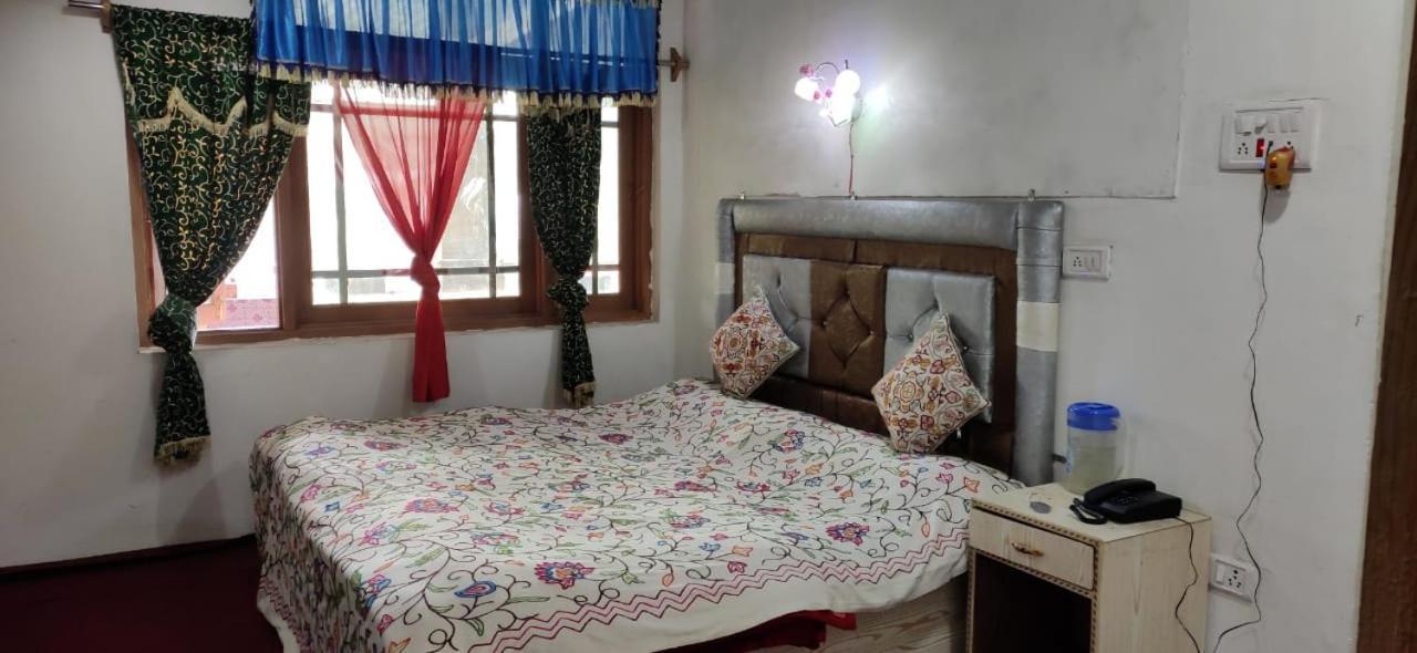 Shamus Javed Srinagar (Jammu and Kashmir)