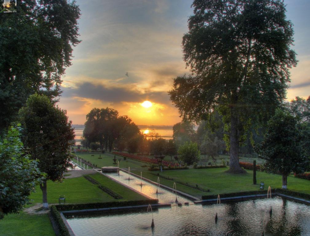 Hotel The Residency Srinagar (Jammu and Kashmir)