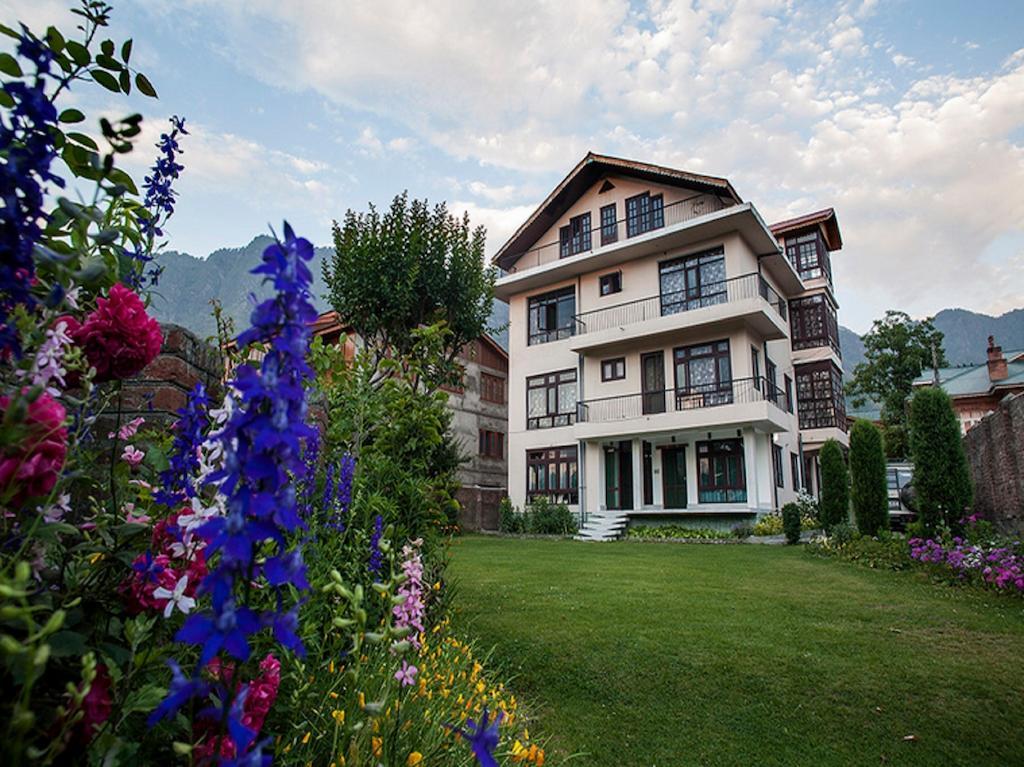 Hotel The Residency Srinagar (Jammu and Kashmir)