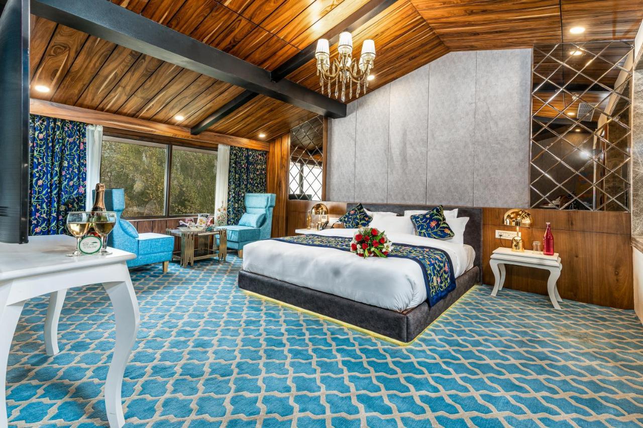 Snowland, Hotel 4*