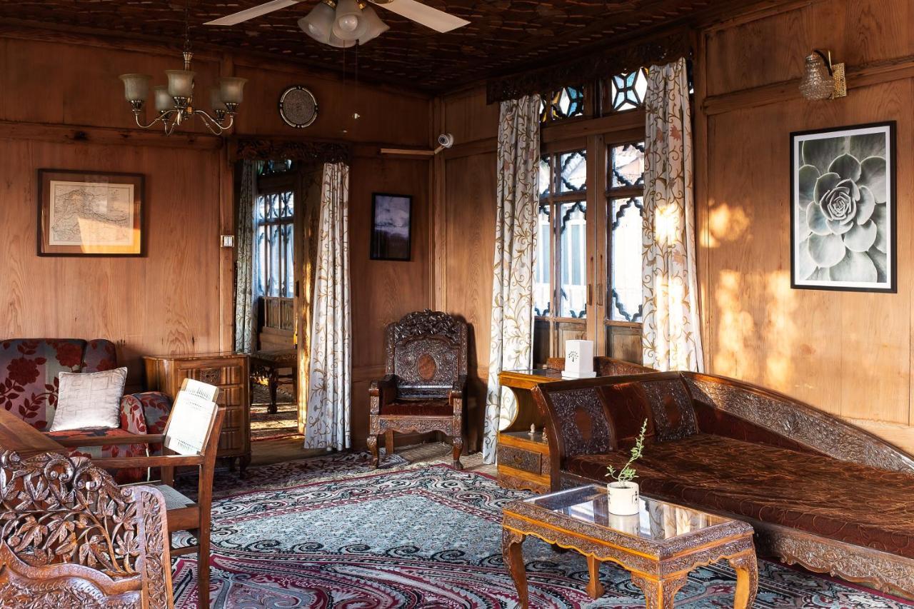 Bed & Breakfast Omar Khayam Houseboat Retreat
