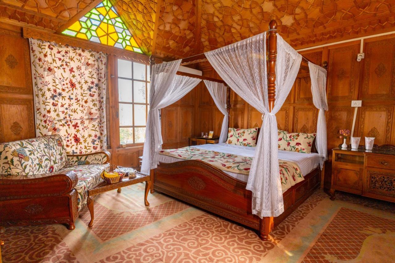 Wangnoo Heritage Houseboats 4* Srinagar (Jammu and Kashmir)