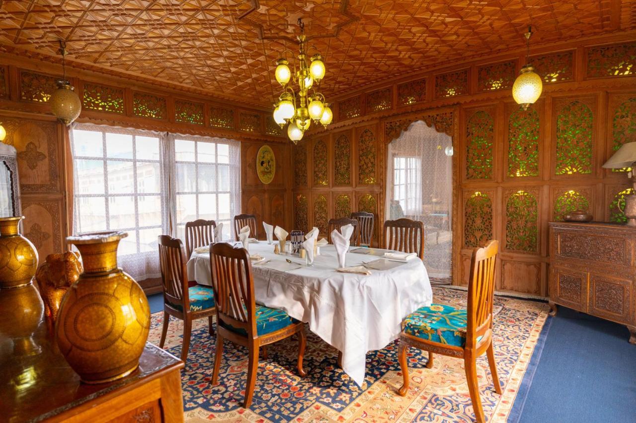 Wangnoo Heritage Houseboats Hotel 4*