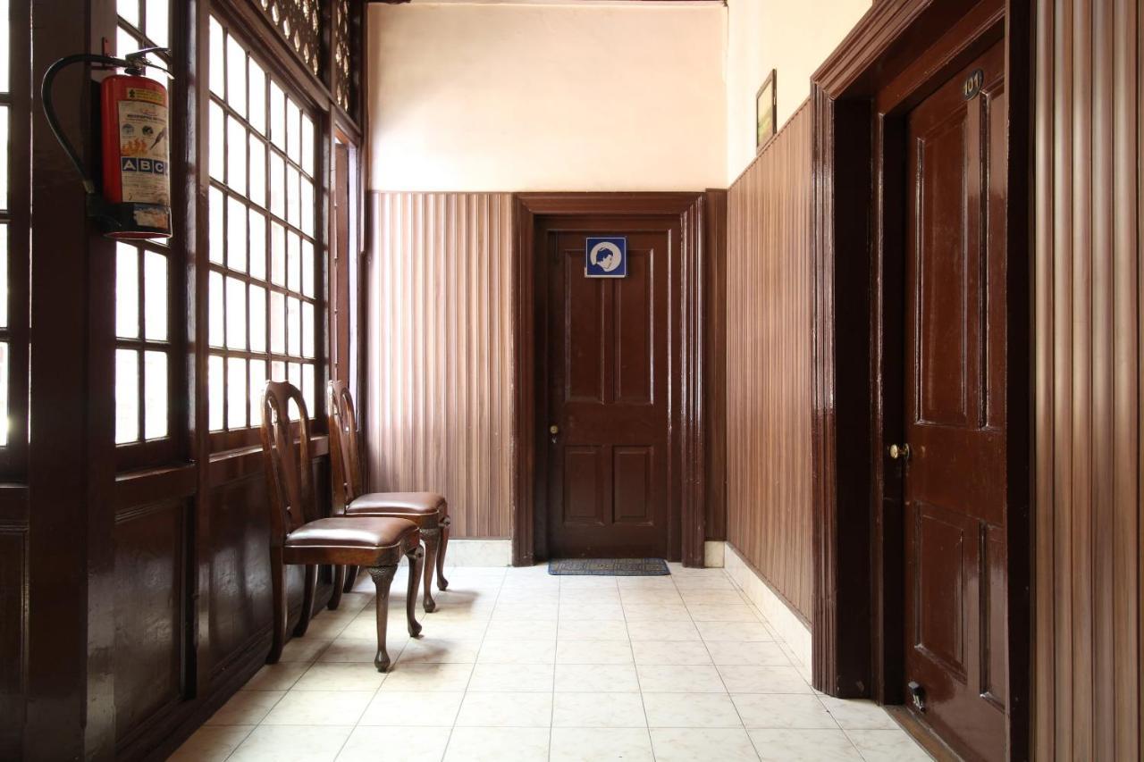 Oyo 30650 Akbar Residency Hotel 3*
