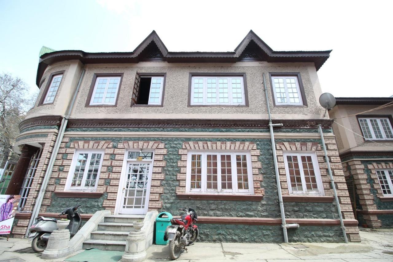 Oyo 30650 Akbar Residency Hotel