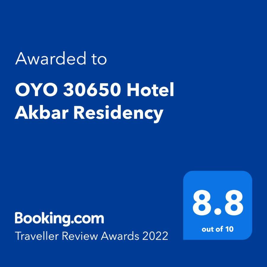 Oyo 30650 Akbar Residency Hotel 3*